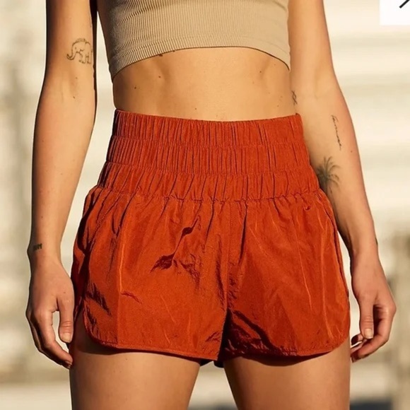FREE PEOPLE MOVEMENT WOMENS CASUAL SHORTS HIGH WAISTED LINED WAY HOME RED EARTH - Picture 4 of 10